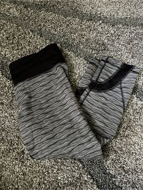 lululemon athletica Black & Gray Patterned Leggings